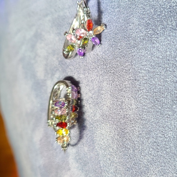 Earrings - Picture 3 of 3